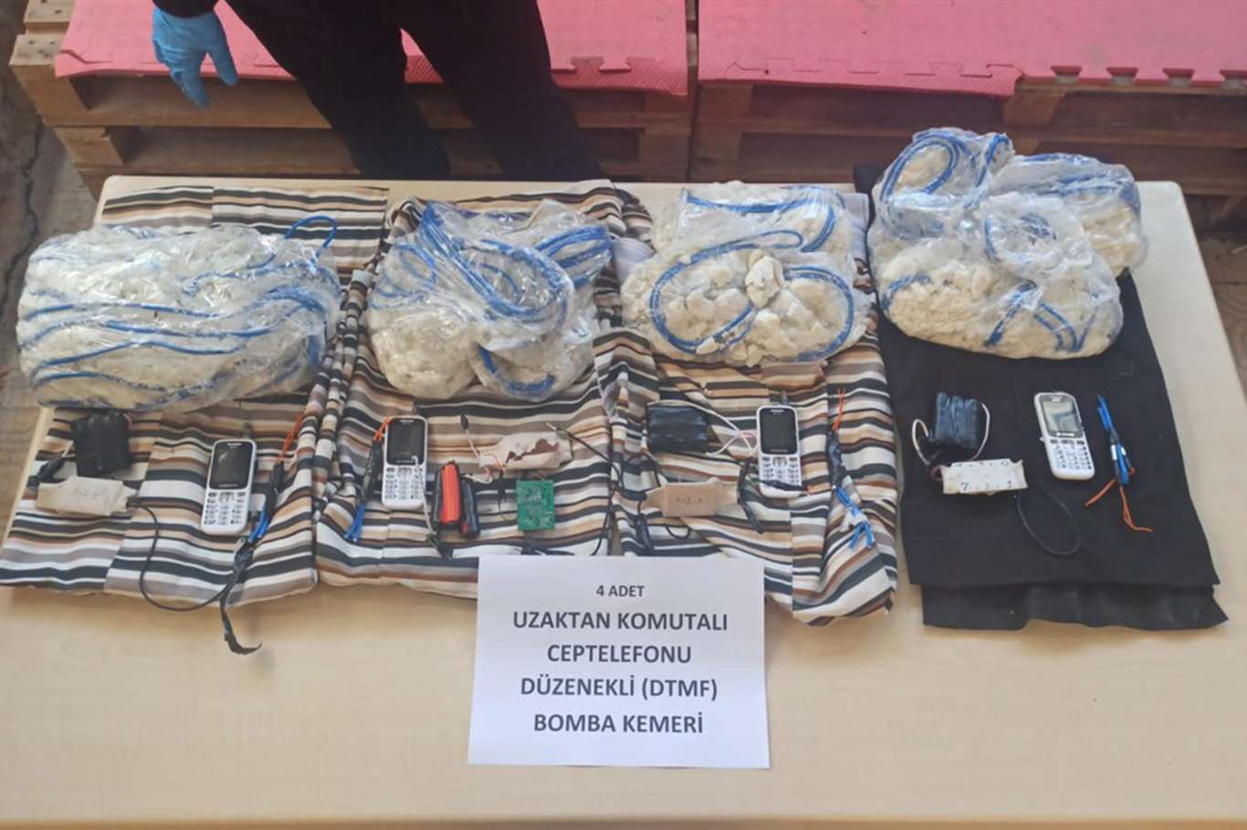 Afrin'de canlı bomba saldırısı önlendi Afrin'de canlı bomba saldırısı önlendi